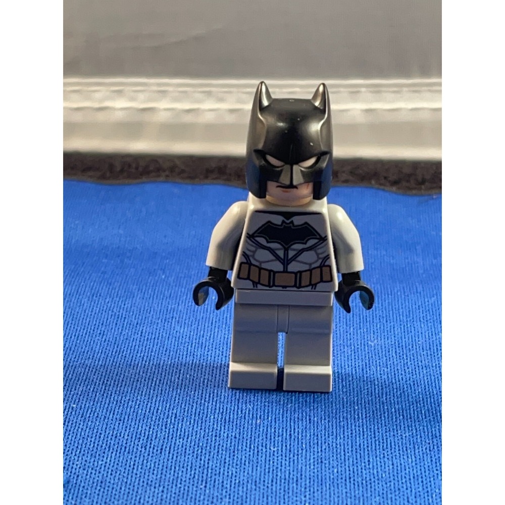 Lego DC Super Heroes‎ Batman Dark Knight Minifigure Black Gray 71365 6108760600